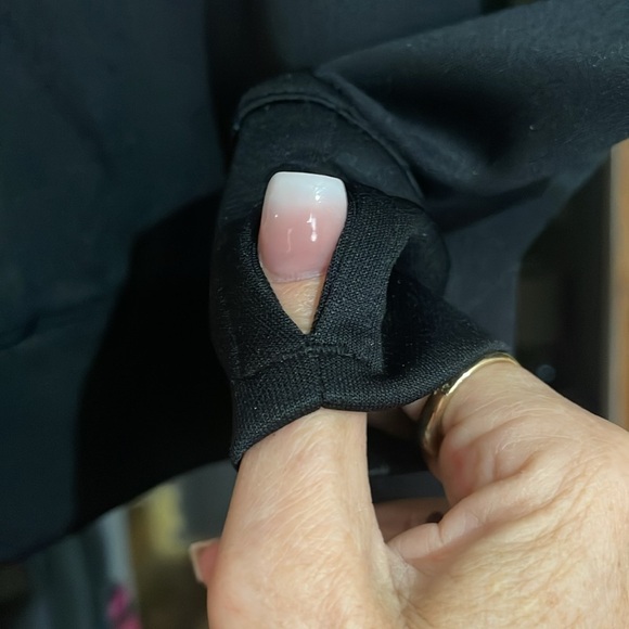 NEW 😊Nike Black Dri-Fit Jacket thumb holes , love the thumb holes.tag pull . - Picture 5 of 9